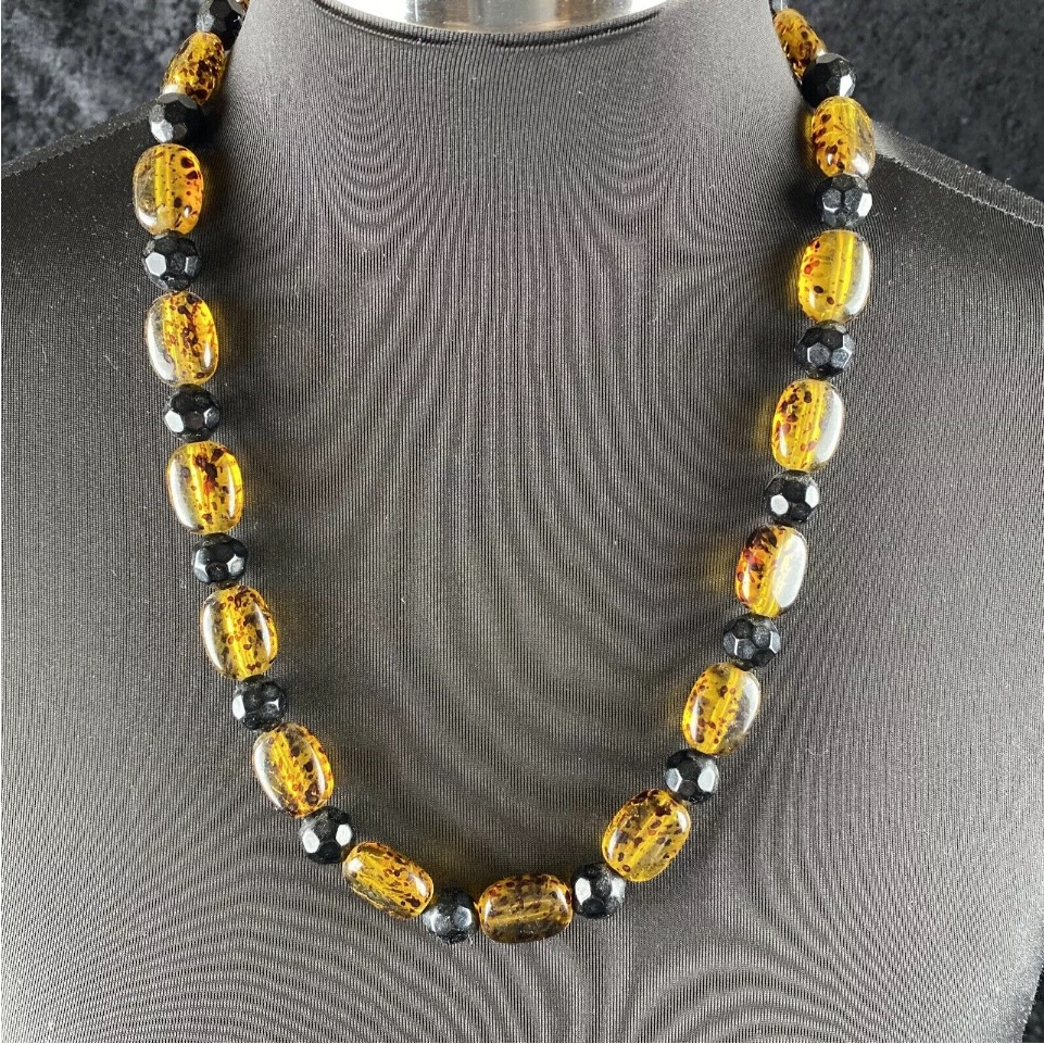 Vintage Mcm Women Oval Amber Tortoise Shell Lucite & Black Beaded 20” Necklace